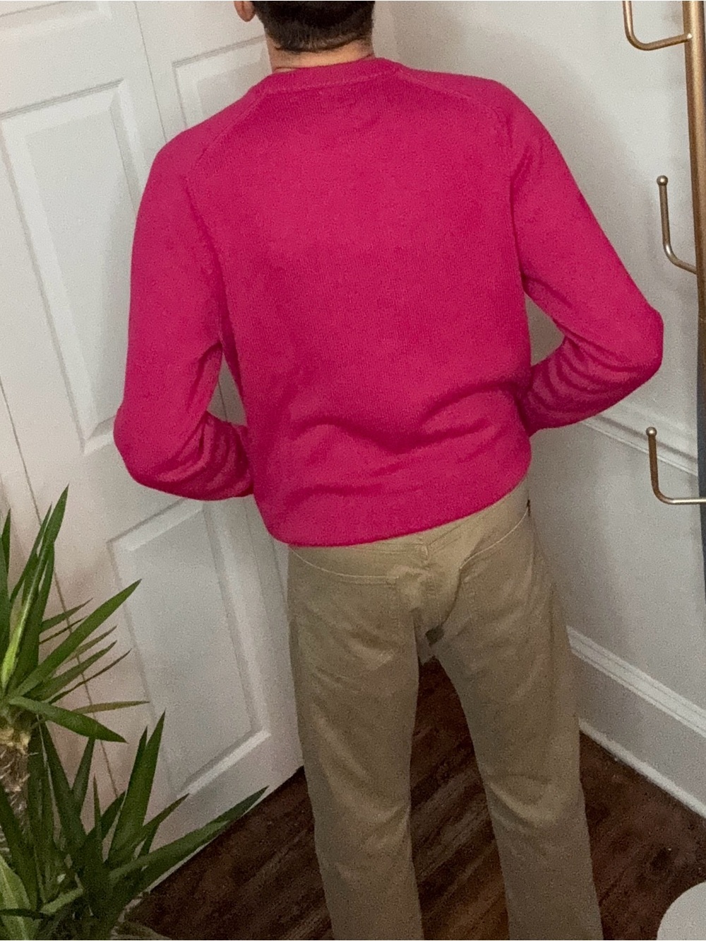 J. Crew Men's Crewneck Sweater - Size L - Vivid Fuchsia - NWT - Picture 5 of 9